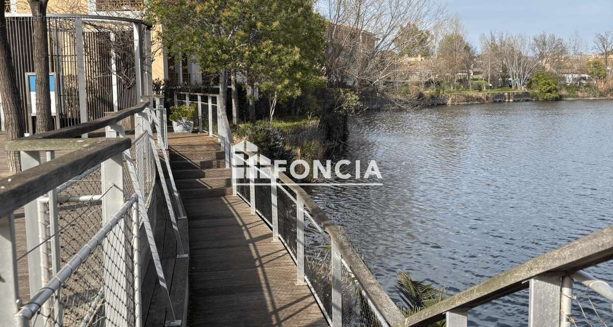 BAISSE DE PRIX !!!  Charmant 2 pièces avec terrasse - Grand parking en S/S à 5 min des plages et de La Napoule  Résidence avec p - photo 8