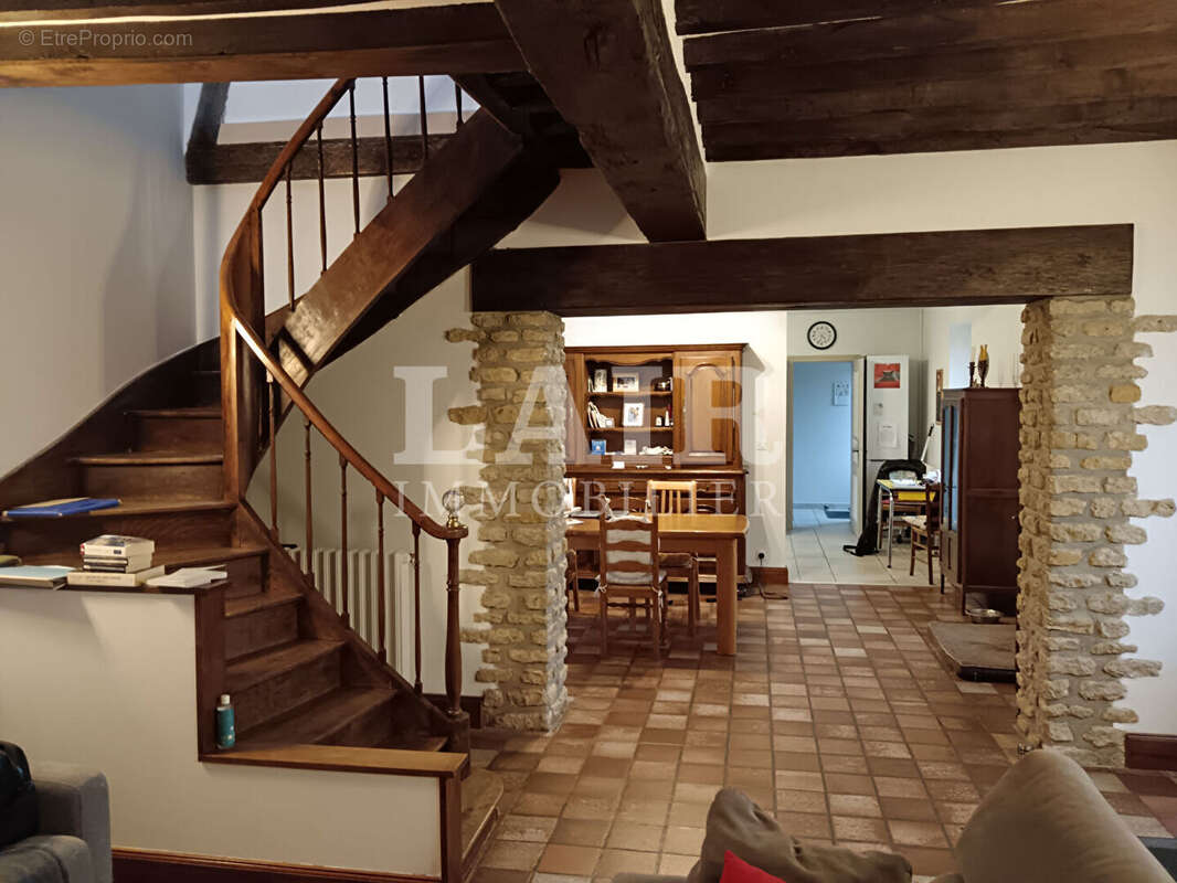 Maison à LE MELE-SUR-SARTHE