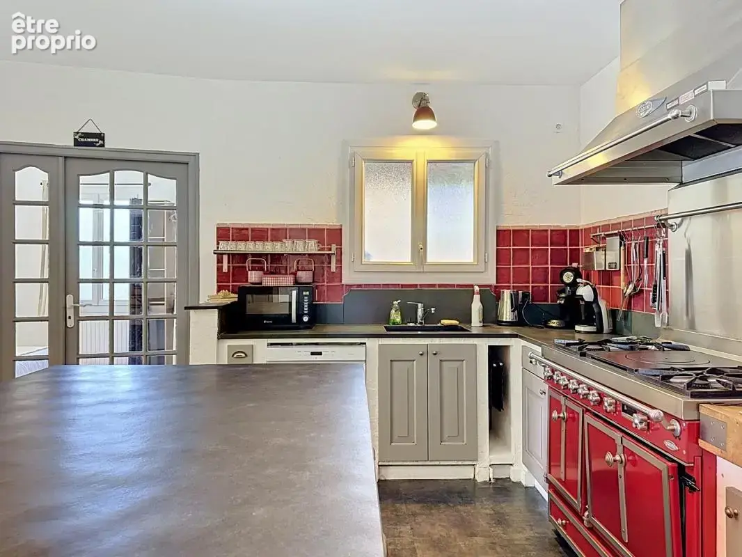 Althen-des-Paluds-villa197m²-terrain 2000m²- studios-piscine - photo 7