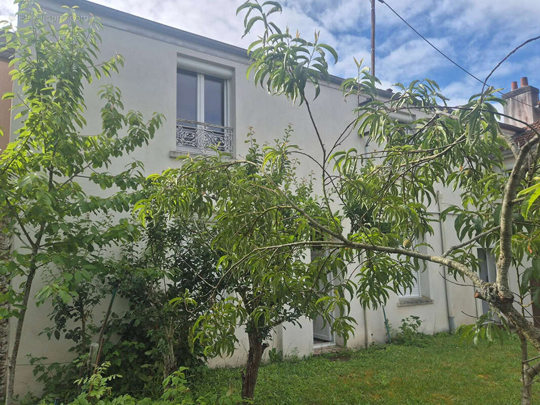 Maison à LE PERRAY-EN-YVELINES