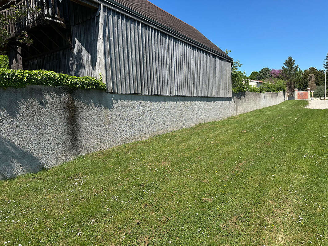 Terrain à LA CHAUSSEE-SUR-MARNE