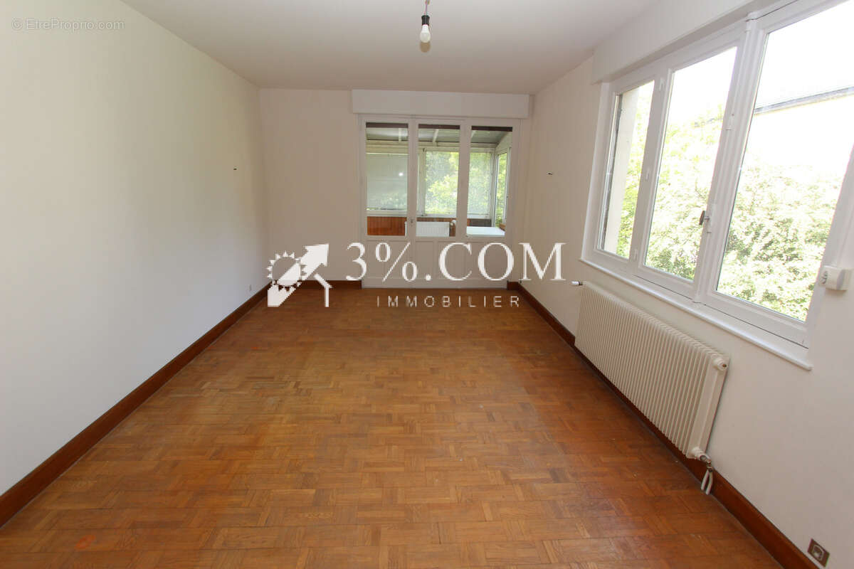 Maison 5 pièces 156 m2 - 3 chambres - Jardin - Sous-sol complet - photo 8