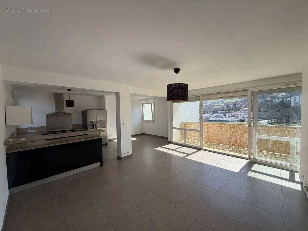 Appartement à SAINT-ETIENNE