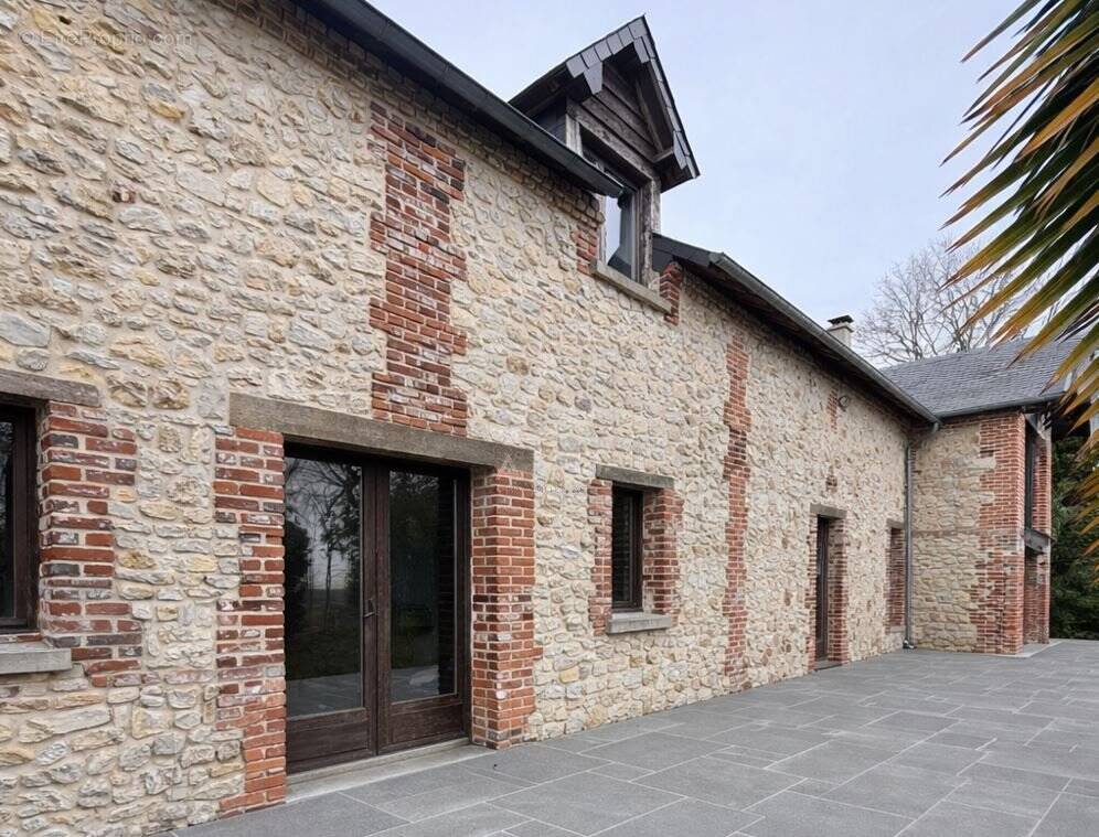 Maison à SURVILLE