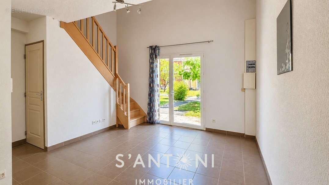COLOMBIERS  Charmante maison T2 de 34 m² environ avec terrasse et parking privatif - photo 3
