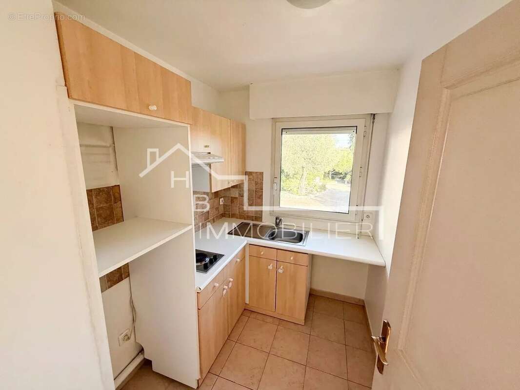 Appartement à SAINT-LAURENT-DU-VAR