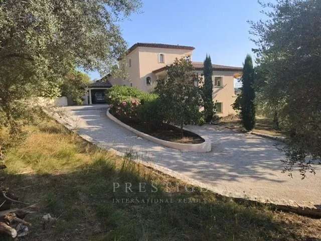 Chateauneuf de grasse, villa florentine 365m² garage, piscine, terrain 4000m² - photo 6