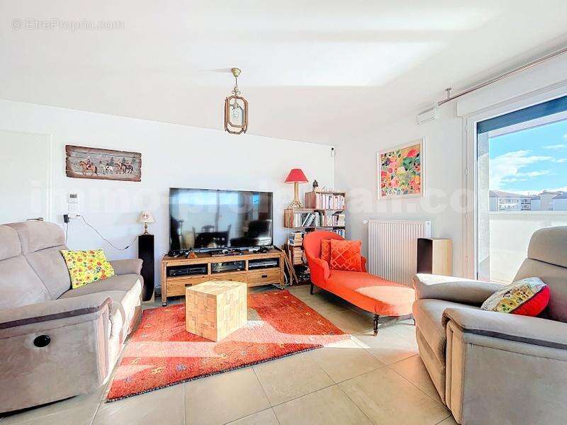 Appartement_T4_Ville_la_grand_Genève_Ceva_tram_Suisse__attique_famille_séjour_salle_a_manger_salon_cuisine_ouverte_chambre_salle_de_bain_terrasse_ - Appartement à VILLE-LA-GRAND