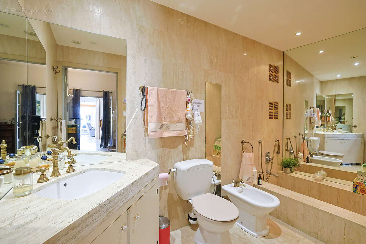 Appartement à HYERES