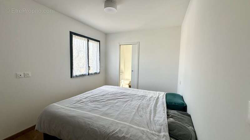 Maison à SAINT-JEAN-D'ILLAC