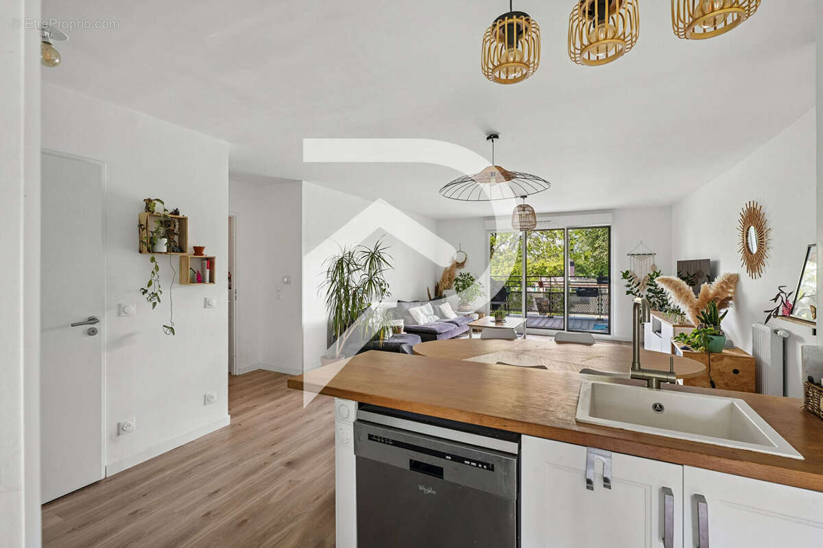 Appartement à COLOMBES