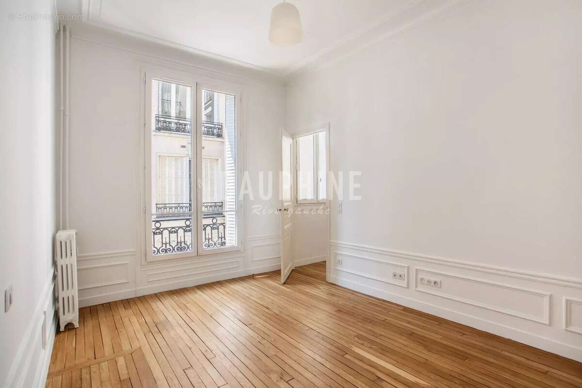 Appartement à PARIS-14E
