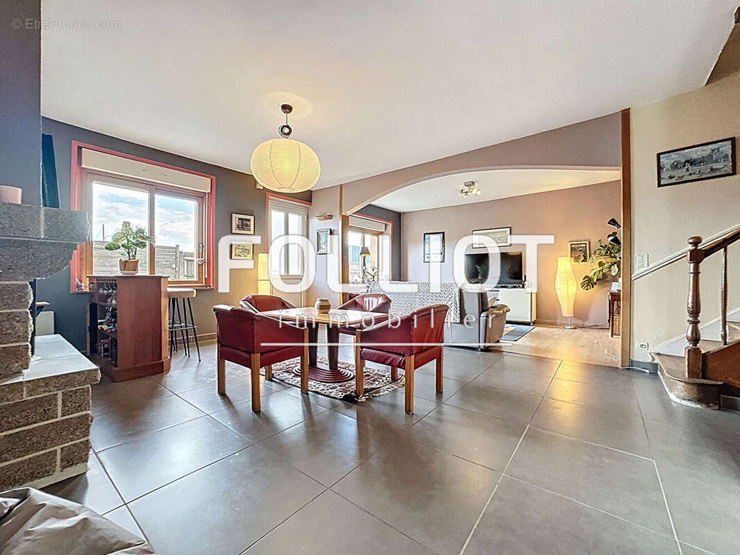 Maison à AGON-COUTAINVILLE