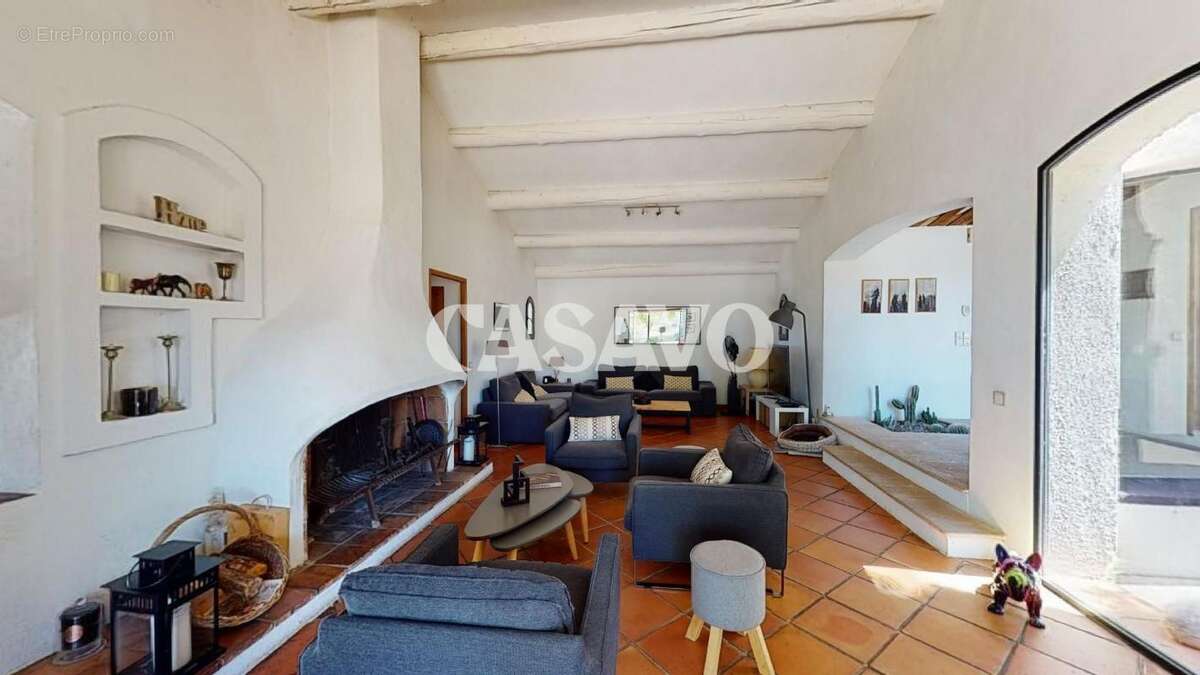 Maison à POURRIERES