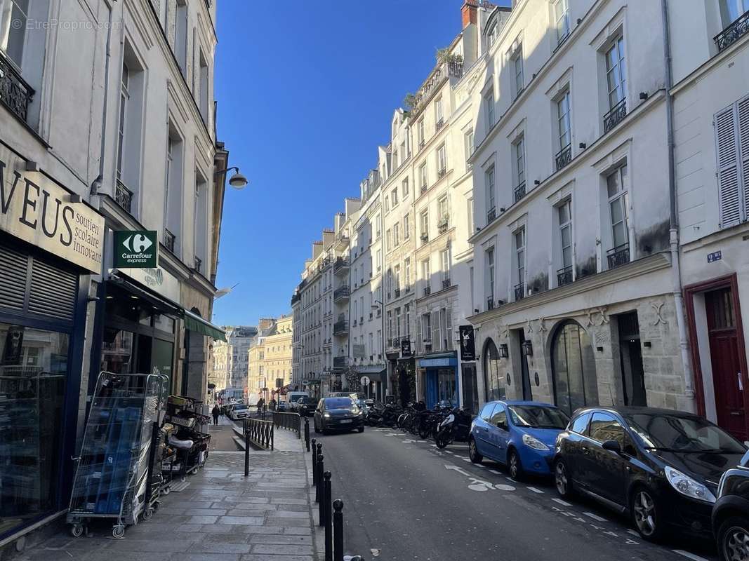 Autre à PARIS-6E