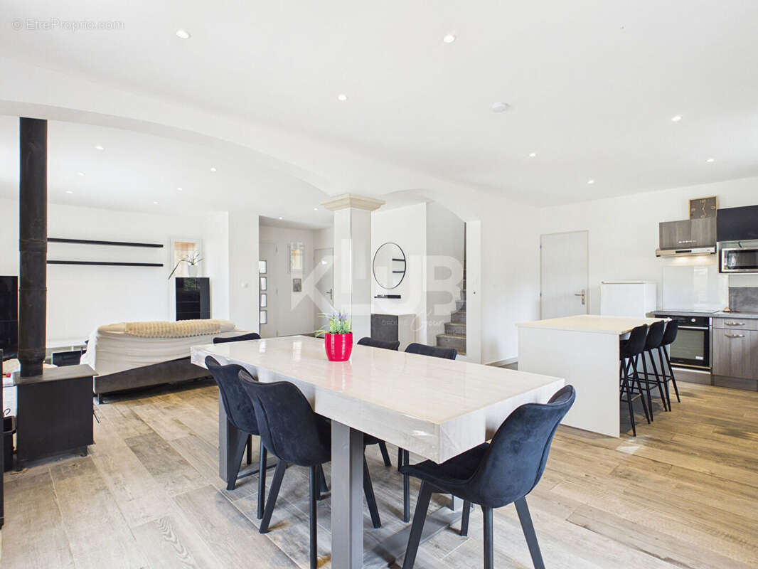 Maison à GINASSERVIS