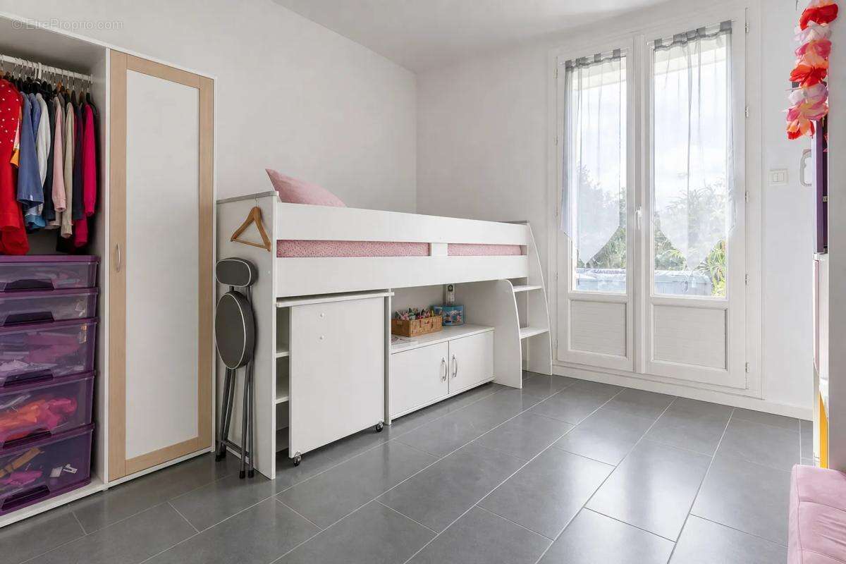 Maison rénovée de 83 m² avec jardin à Guerville - photo 11