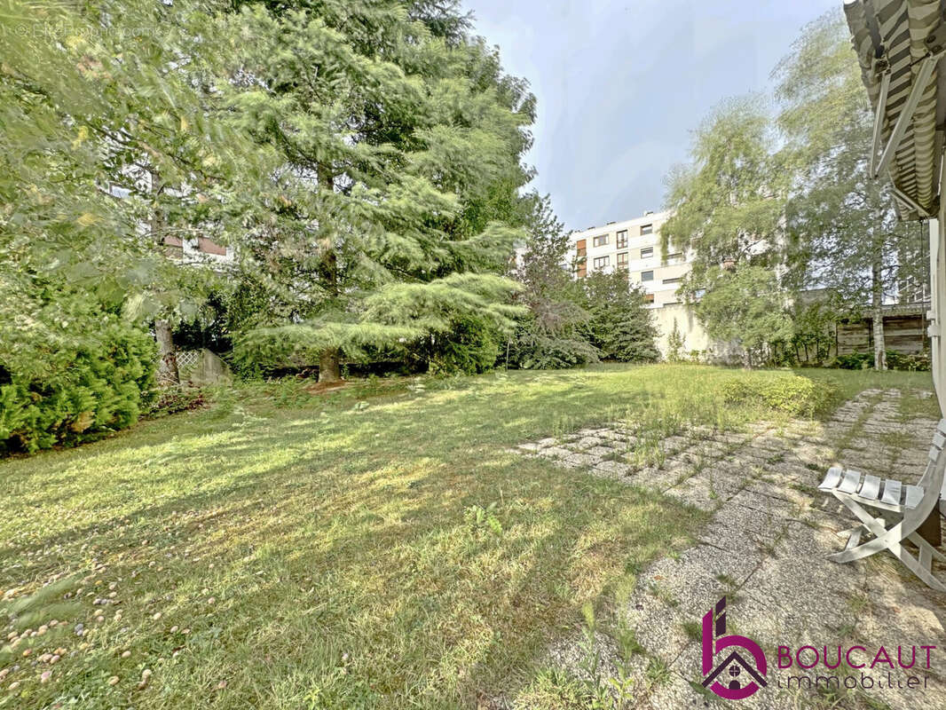 Appartement à LE PLESSIS-ROBINSON
