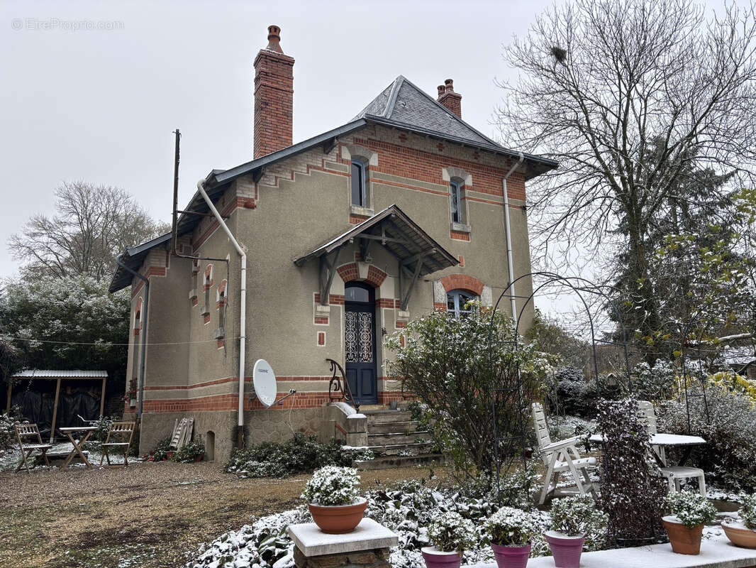 Maison à SAINT-PRIEST-LA-MARCHE