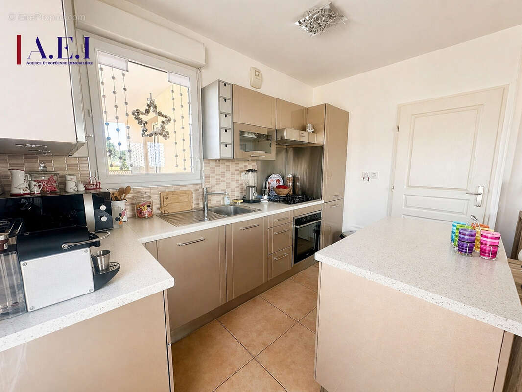 Appartement à SIX-FOURS-LES-PLAGES