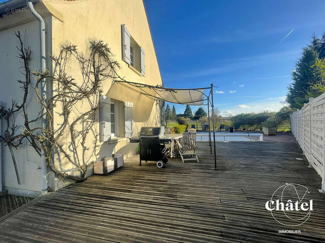 Maison à MONTLOGNON