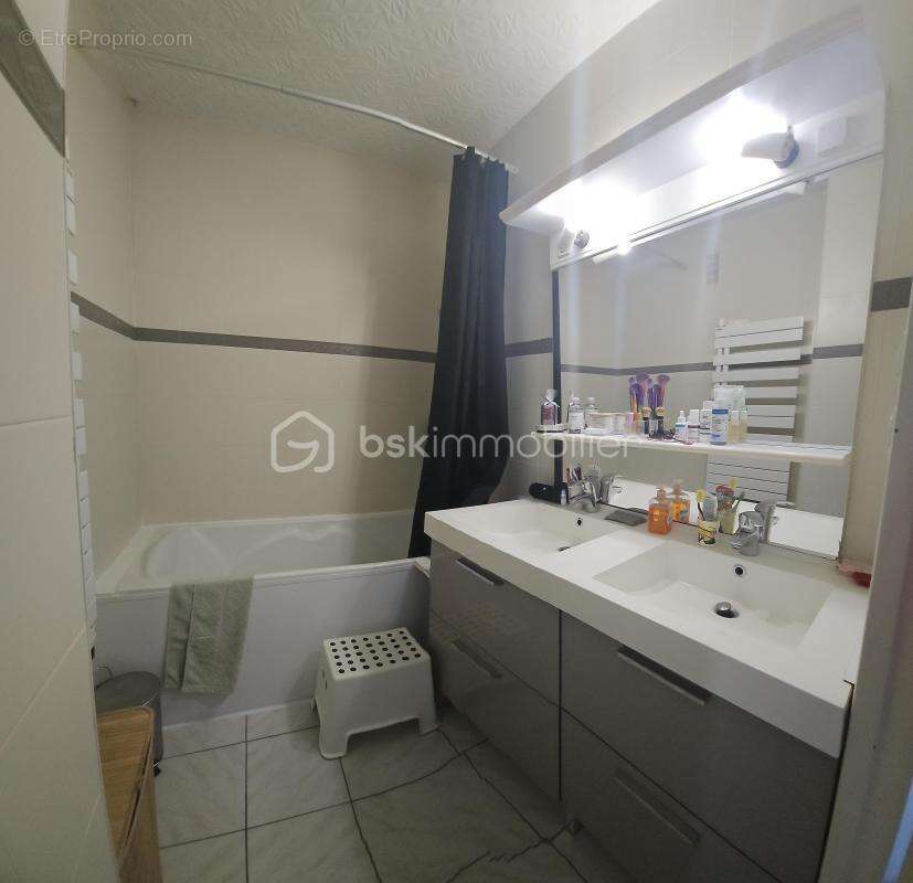 Appartement T3 avec séjour double – 72,13 m² – Balcon – Vue Vercors – Le Pont-de-Claix - photo 5