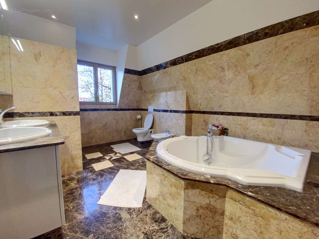 Maison à RUEIL-MALMAISON