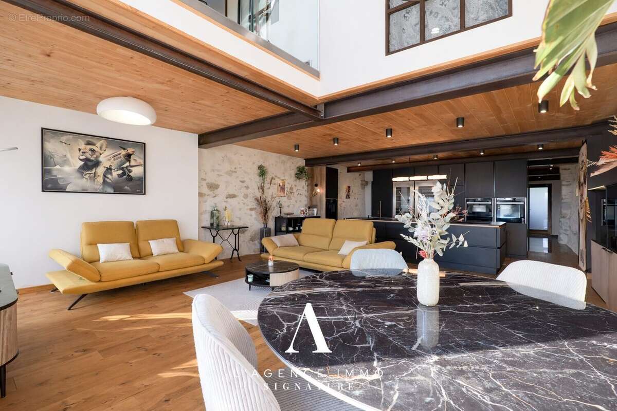Maison 203 m² à Leaz  - photo 4
