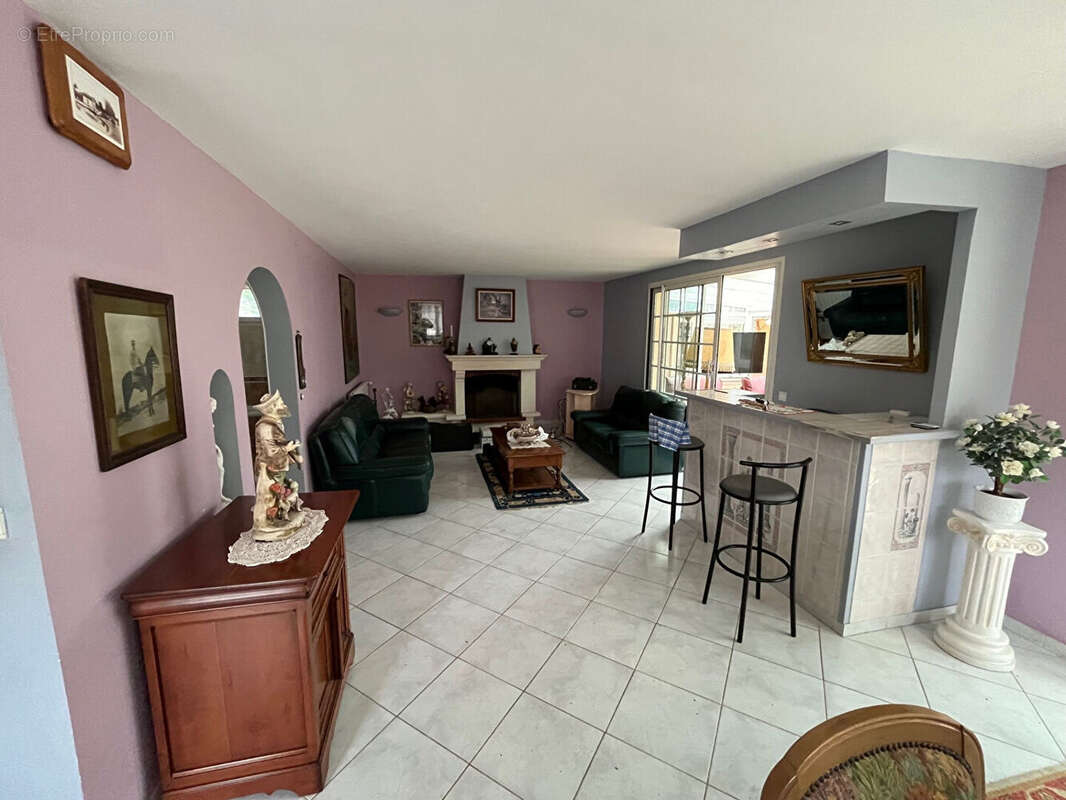 Maison à LEVIS-SAINT-NOM