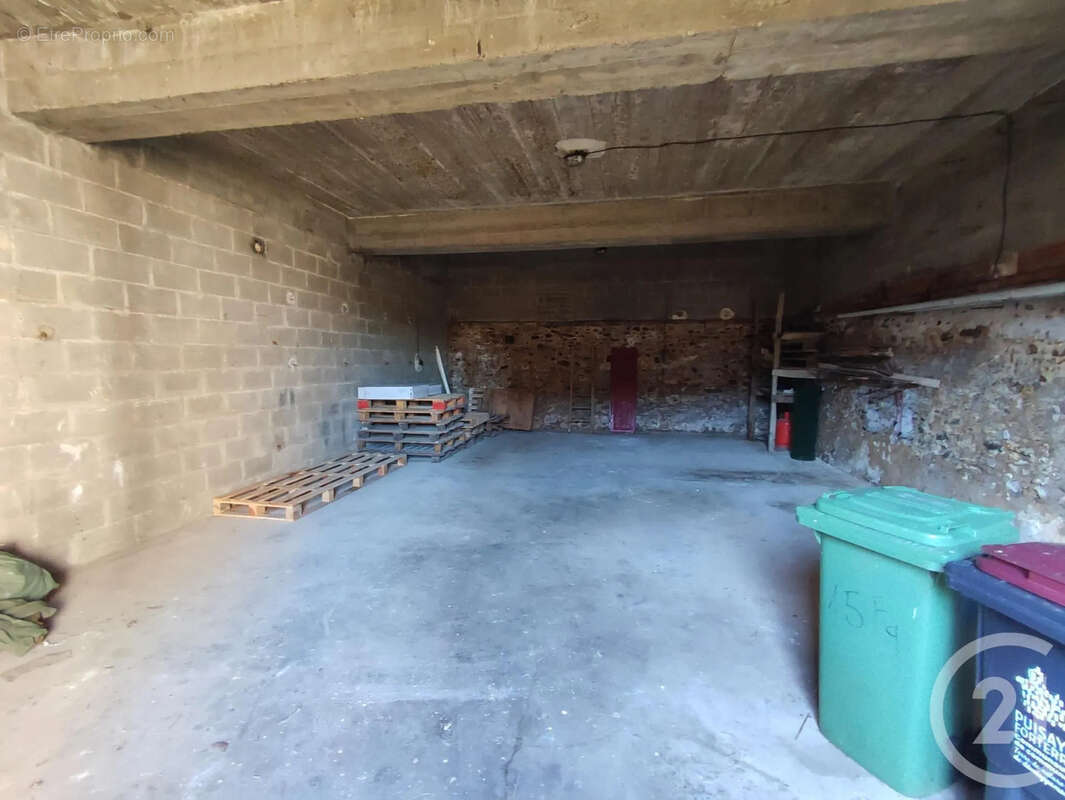 Maison à SAINT-AMAND-EN-PUISAYE