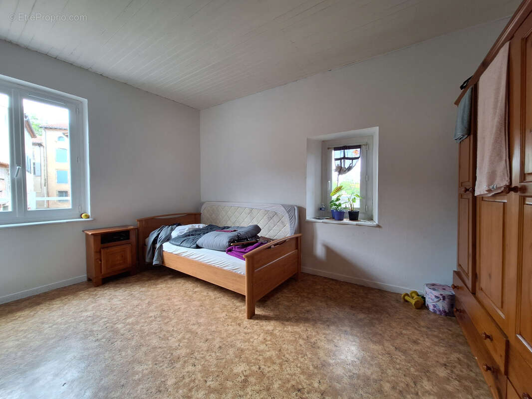 Appartement à LABRUGUIERE