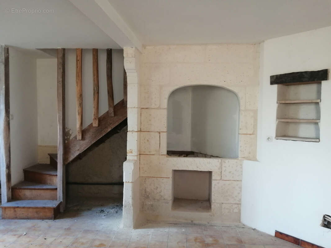 Maison à VILLEBOIS-LAVALETTE