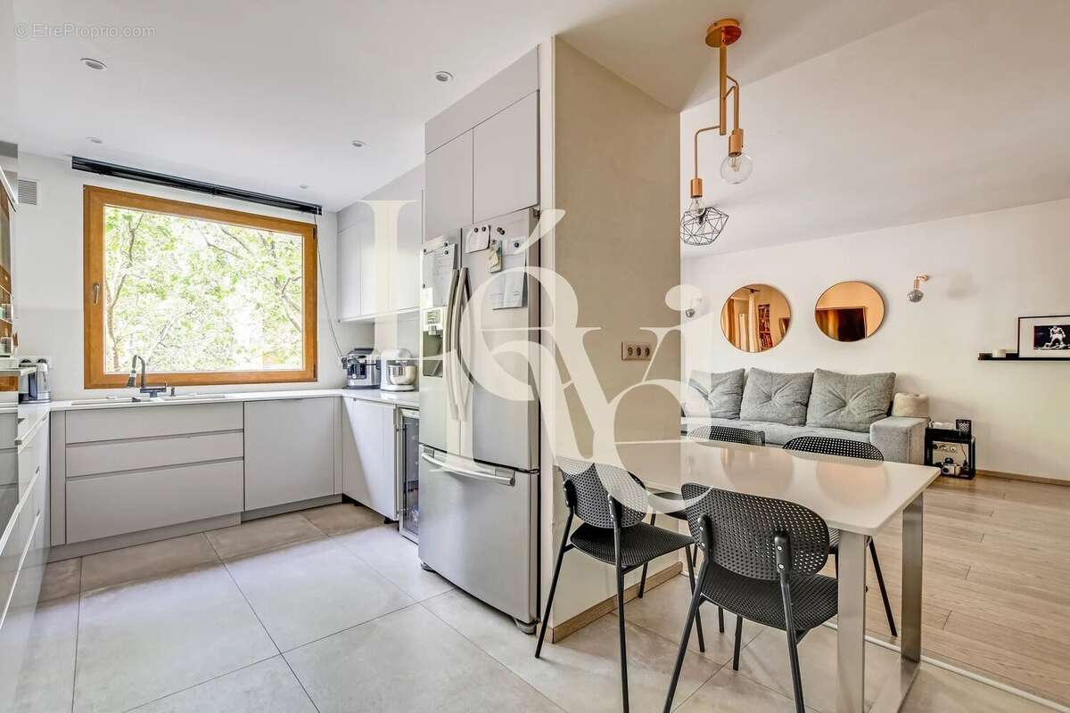 Appartement à PARIS-12E