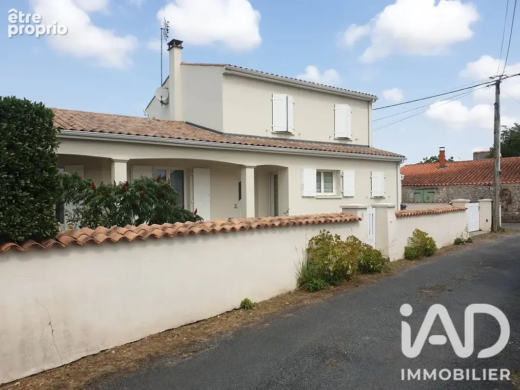 Photo 1 - Maison à SAINT-JUST-LUZAC