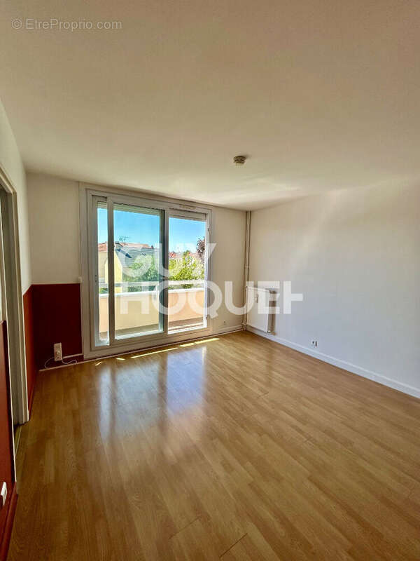 Appartement Neuilly Sur Marne 1 pièce(s) 43.75 m2 - photo 2