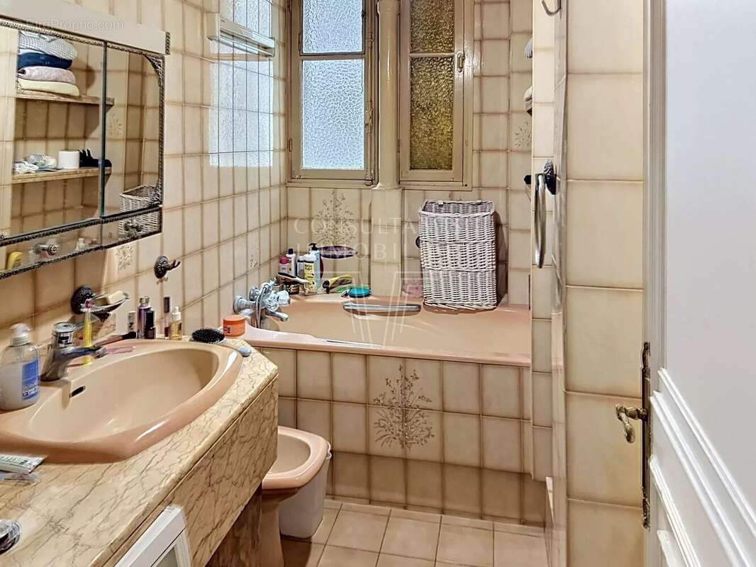 Appartement à PARIS-7E