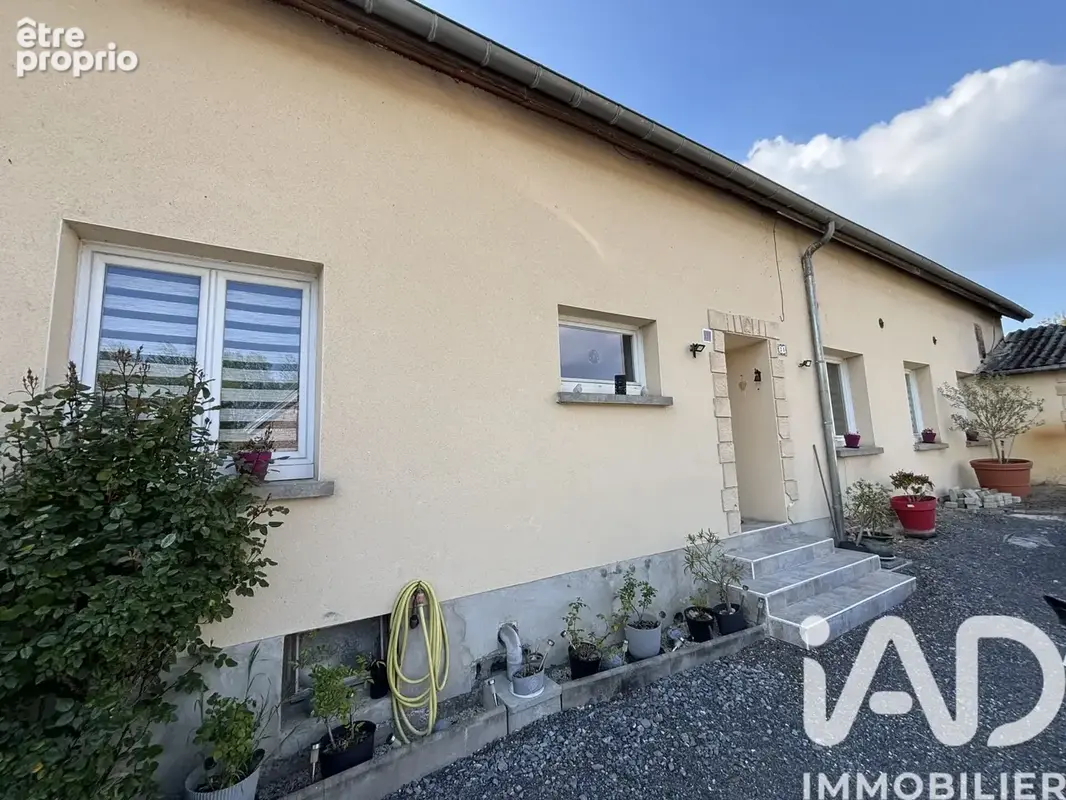 Photo 1 - Maison à VILLE-LE-MARCLET