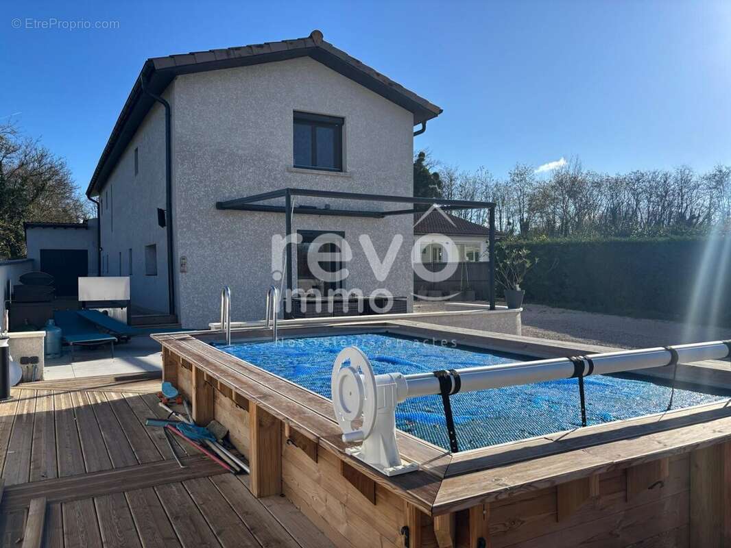 Maison à MESSIMY-SUR-SAONE