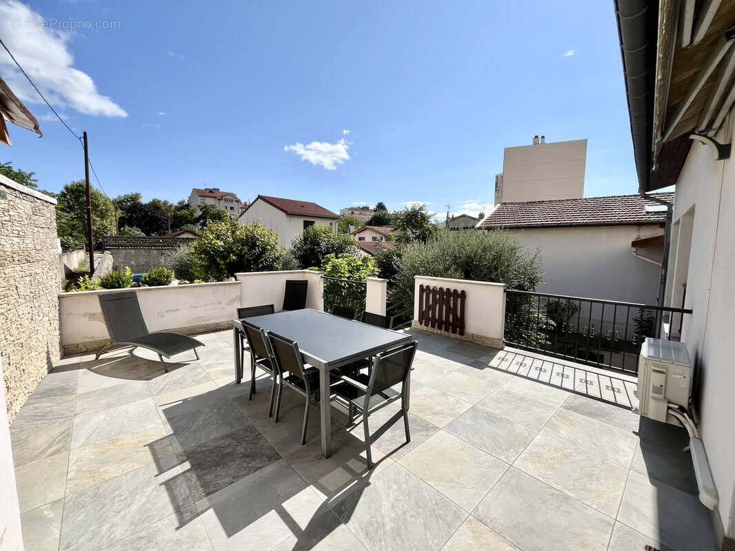 Appartement à VENISSIEUX