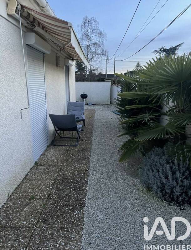 Photo 1 - Maison à ROULLET-SAINT-ESTEPHE