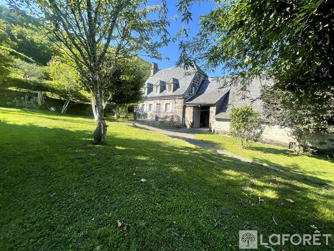 Maison à SAINT-MARTIN-SOUS-VIGOUROUX