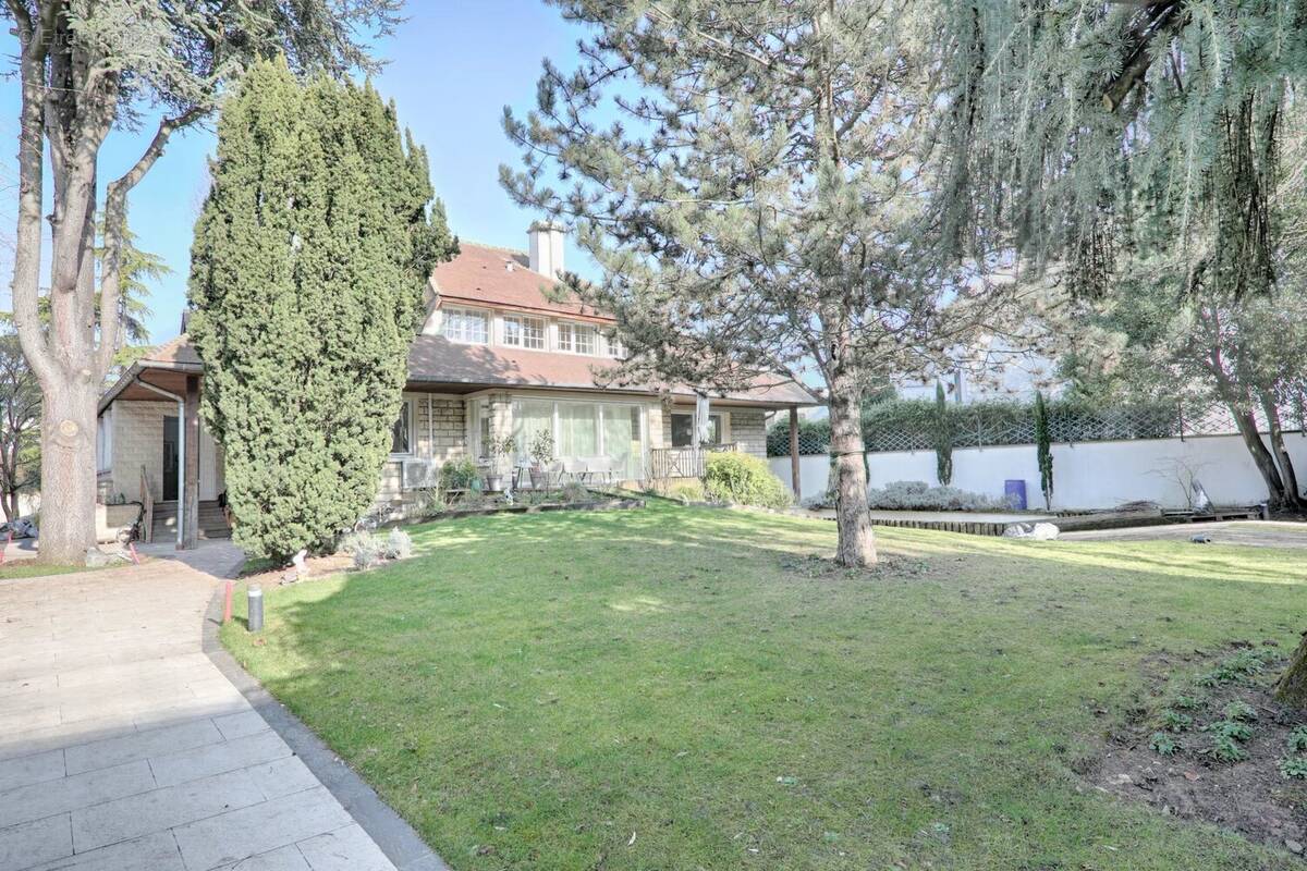 Maison à SAINT-MAUR-DES-FOSSES