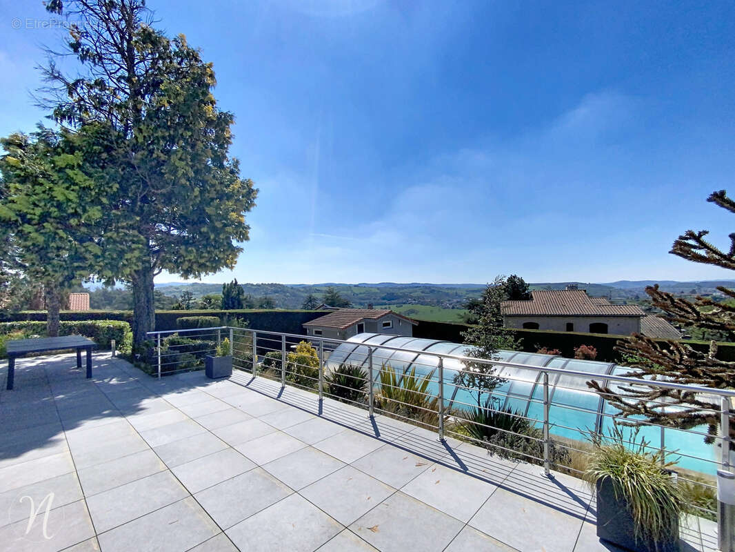 Maison à SAINT-GENEST-LERPT
