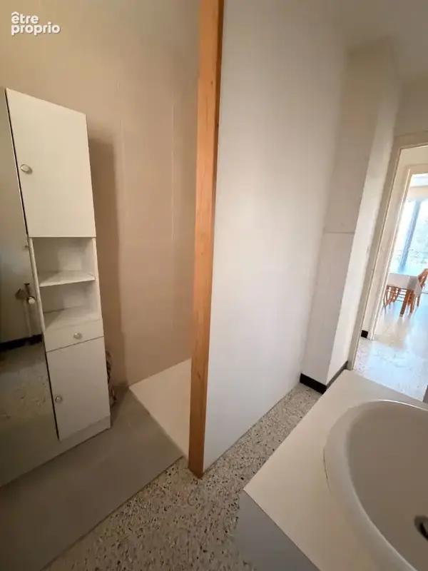 Maison avec grand hangar sur 9000 m² de terrain - photo 10