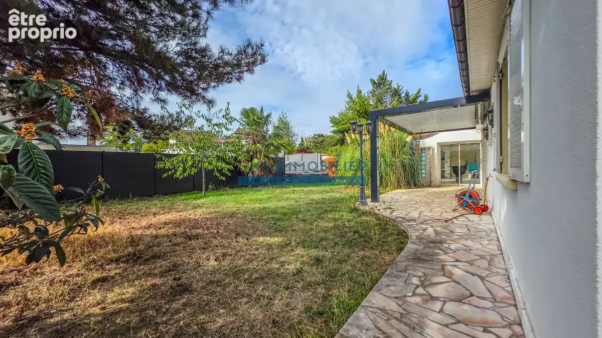 Maison d'exception 221m2 + Terrain 1091m2 + Garage - photo 21