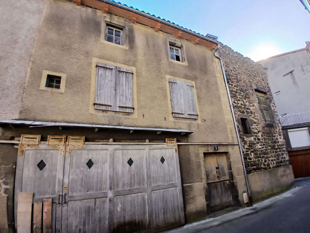 Maison à SAINT-FLOUR
