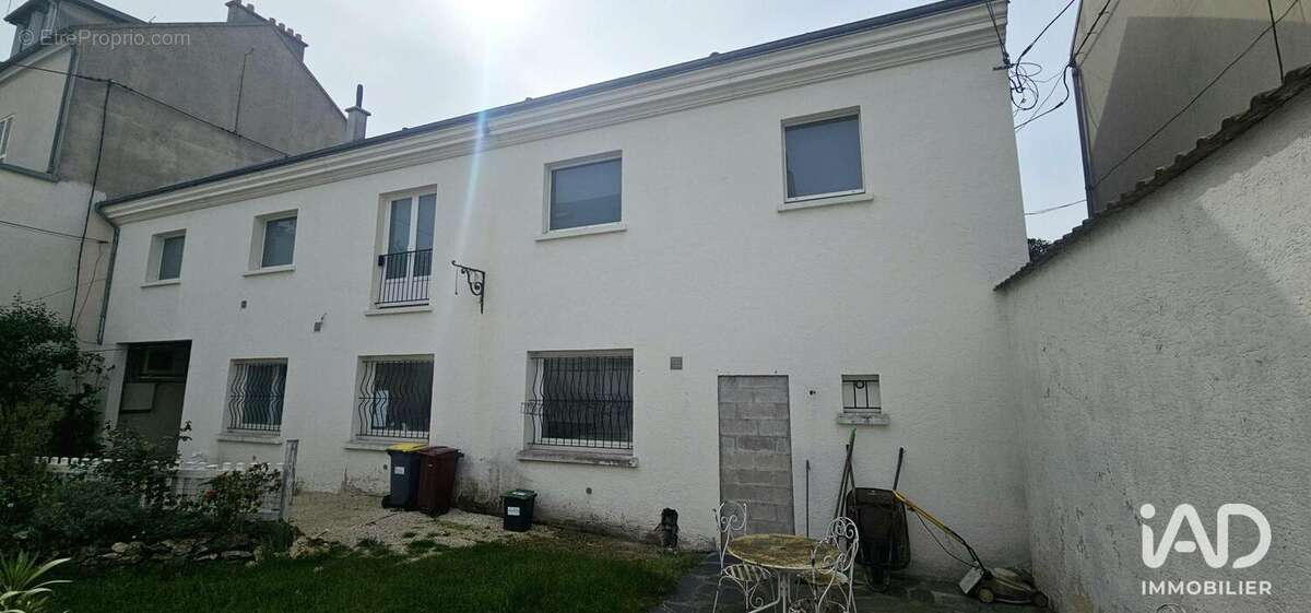 Photo 2 - Commerce à LAGNY-SUR-MARNE