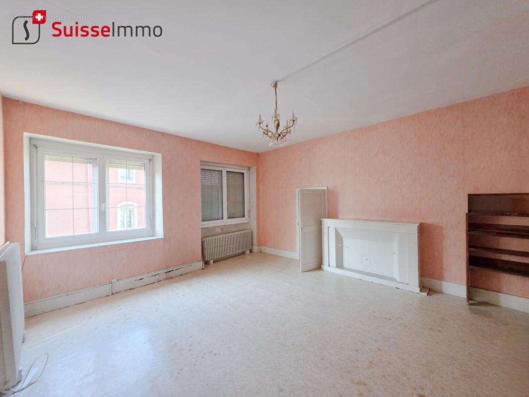 Maison à CLERVAL