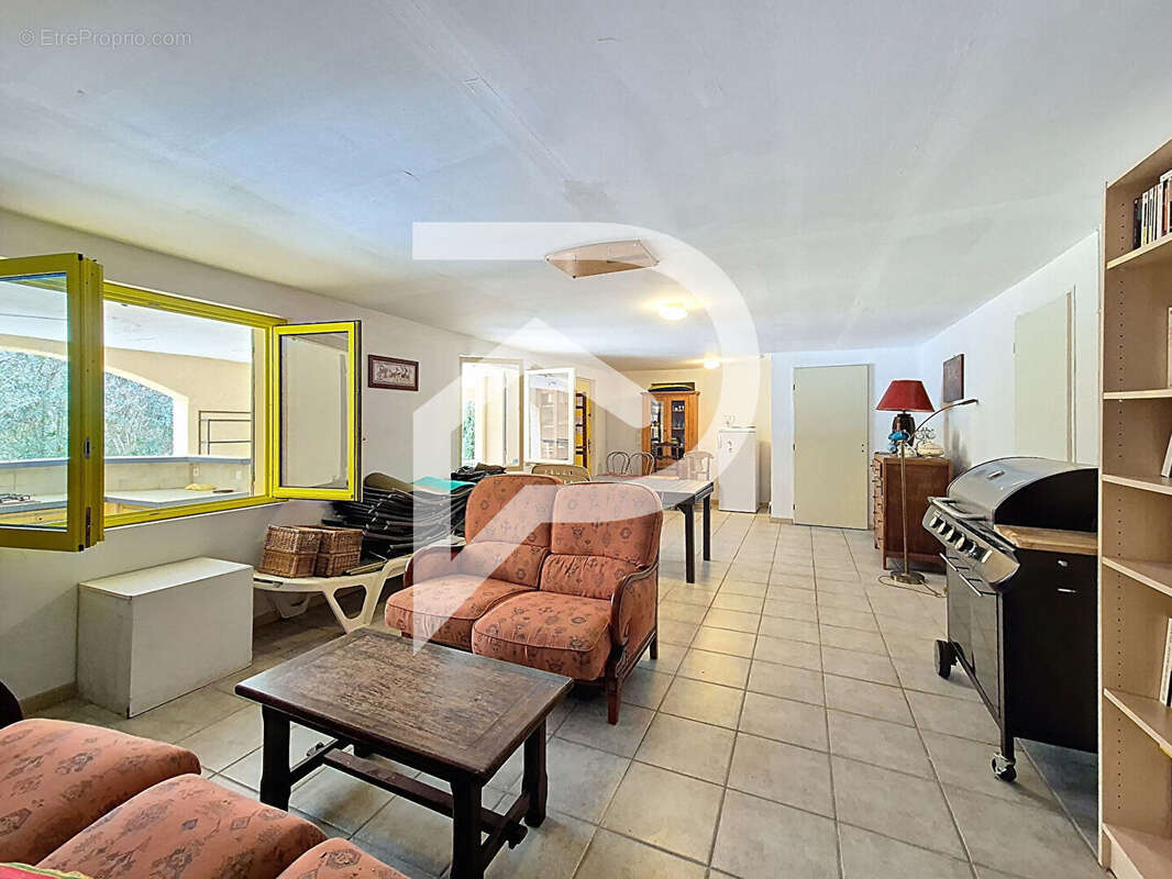 Maison à MONTELIMAR