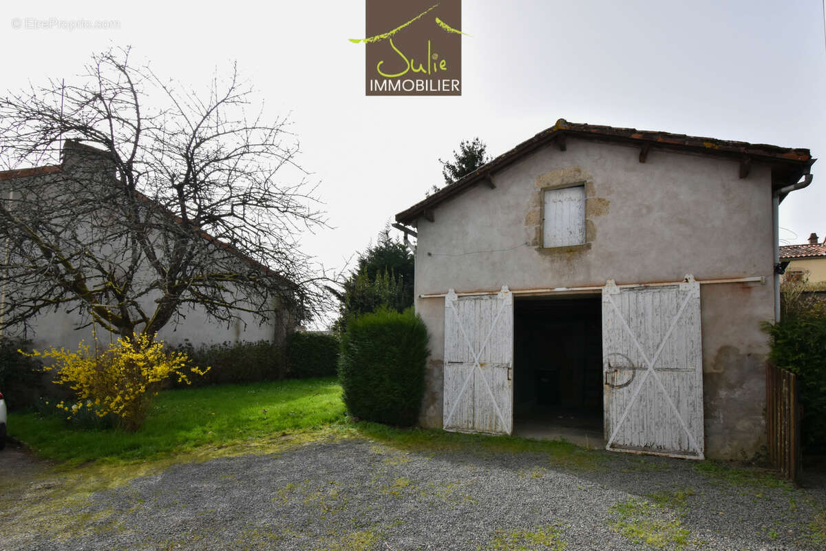 Maison à LA FORET-SUR-SEVRE